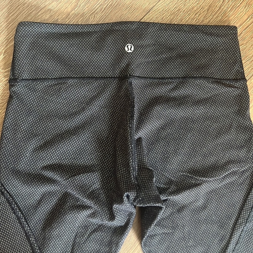 Lululemon - Picture 7 of 12